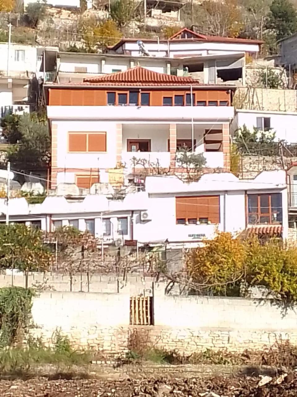 Elvi Aerd Apartment Berat Esterno foto